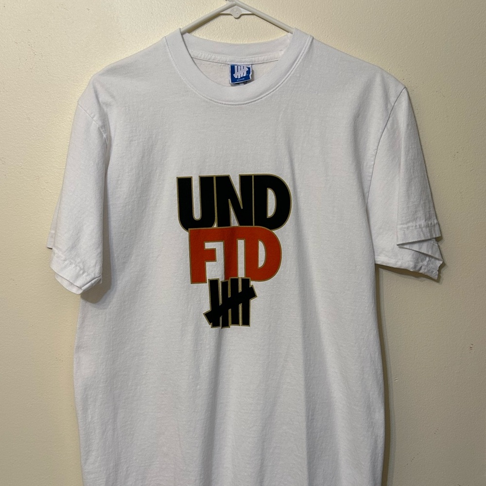 Undefeated Stack T-shirt - White, Size M
